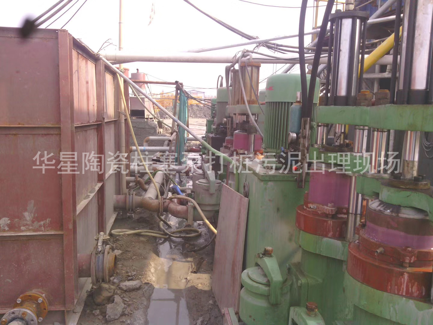 陶瓷柱塞泵使用現場(chǎng)房地產(chǎn)打樁污泥出理