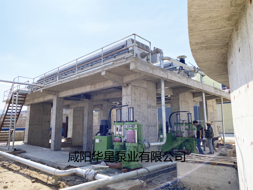 柱塞泥漿泵用于壓濾機進(jìn)料現場(chǎng)